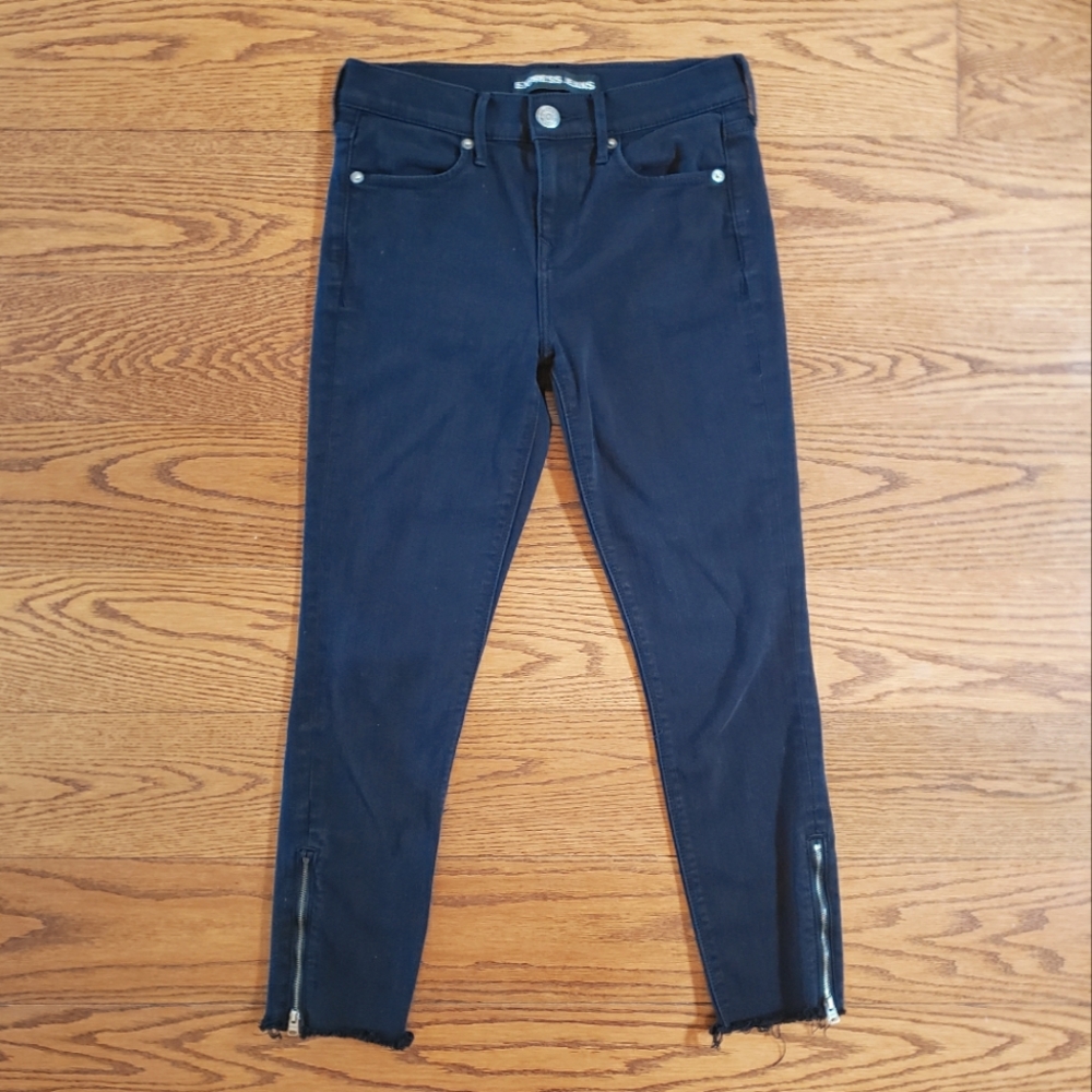 Express Black Denim Cropped Jeans